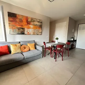 Modern House, Station, Aereoporto Vicino Appartamento